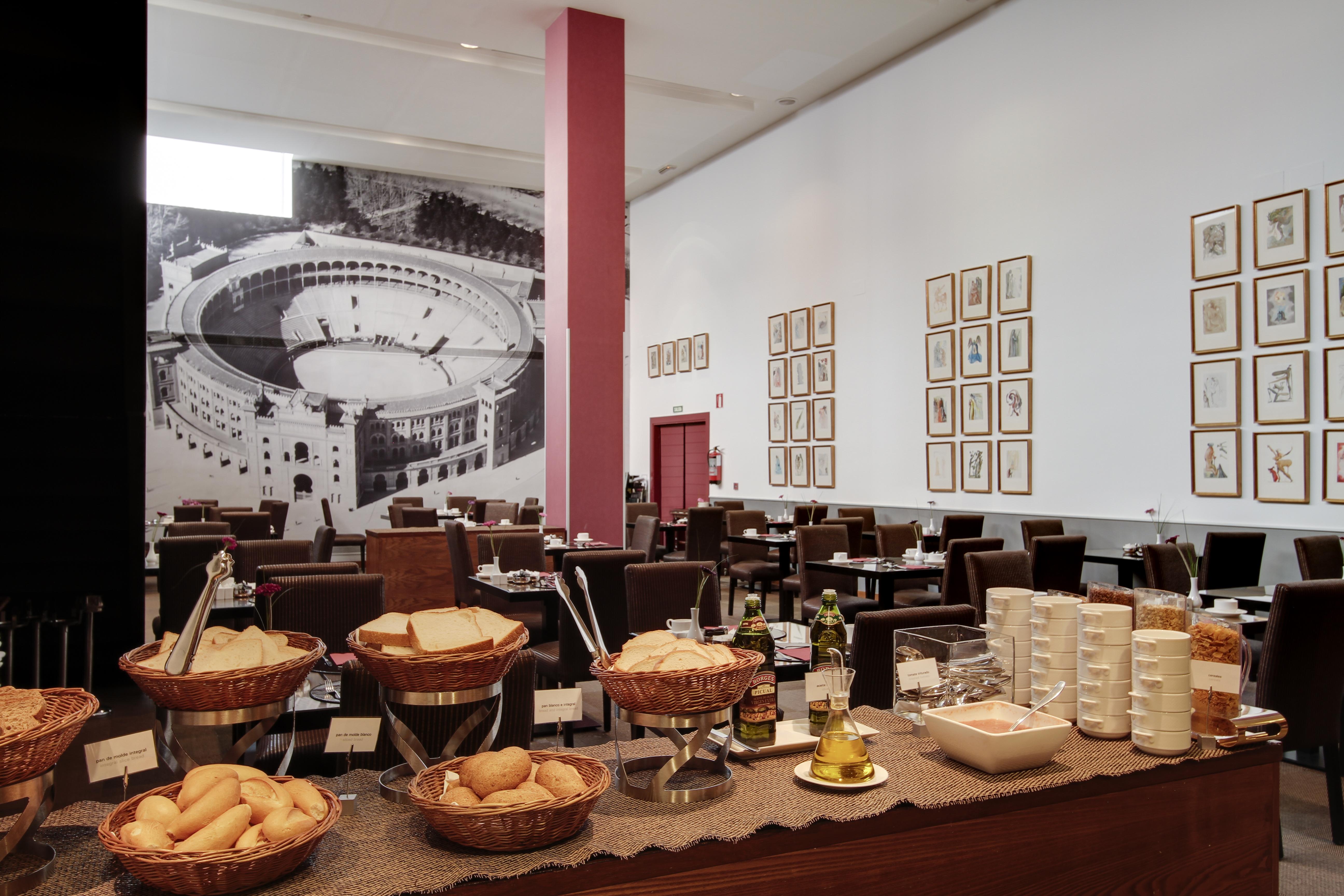 Rafaelhoteles Ventas (Adults Only) Madryt Zewnętrze zdjęcie
