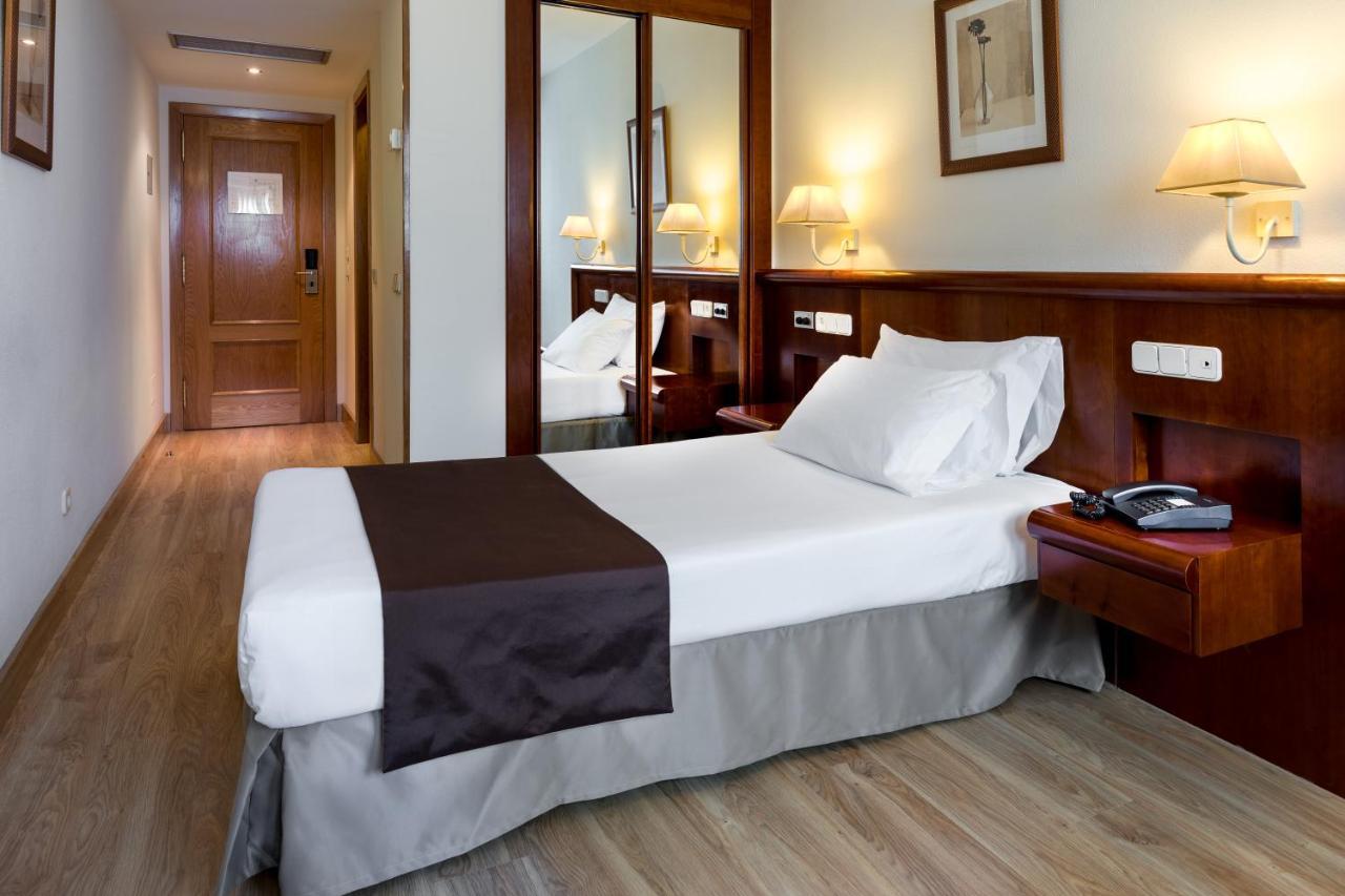 Rafaelhoteles Ventas (Adults Only) Madryt Zewnętrze zdjęcie