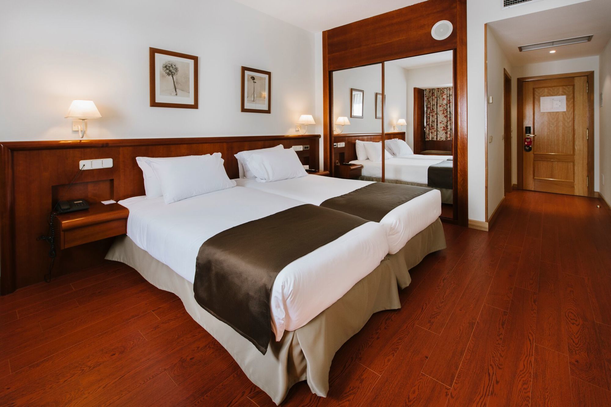 Rafaelhoteles Ventas (Adults Only) Madryt Zewnętrze zdjęcie