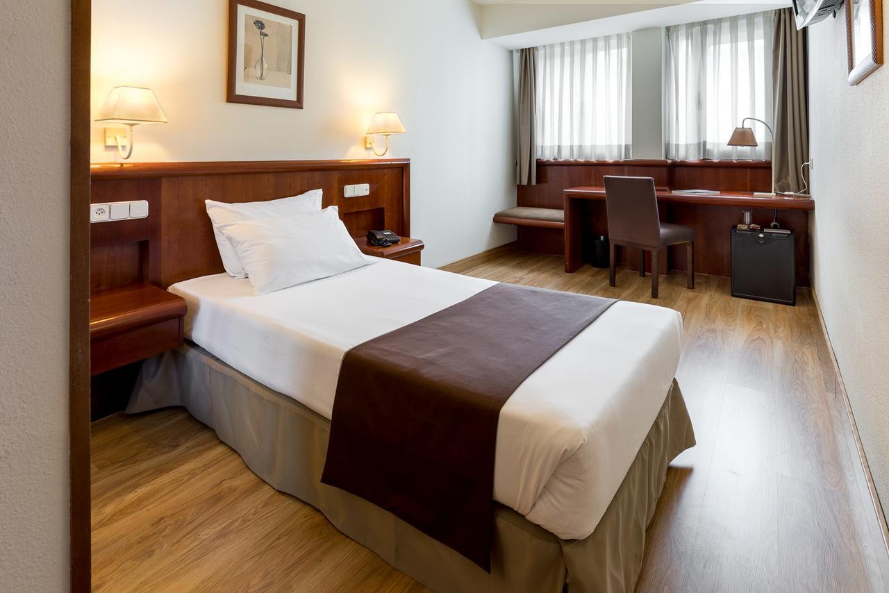 Rafaelhoteles Ventas (Adults Only) Madryt Zewnętrze zdjęcie